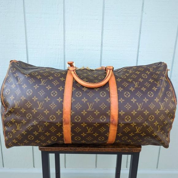 Louis Vuitton Keepall 60 Monogram Luxury Duffle Bag. VI0914 - Picture 3 of 13